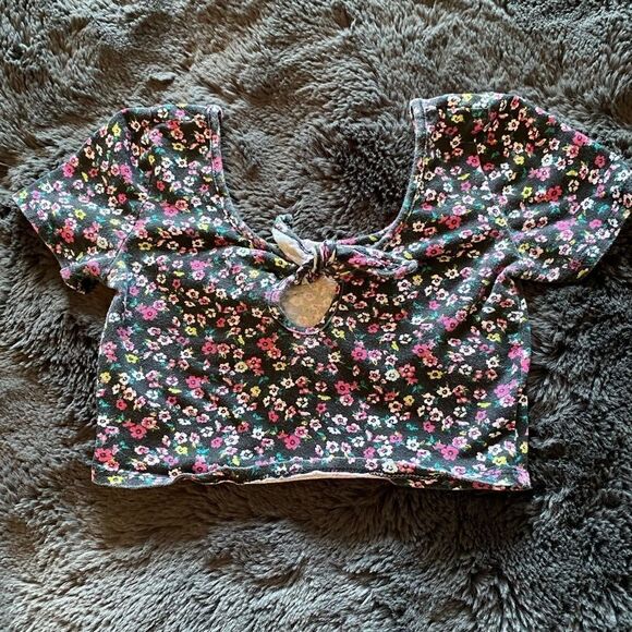 Crop top  - Picture 1 of 3